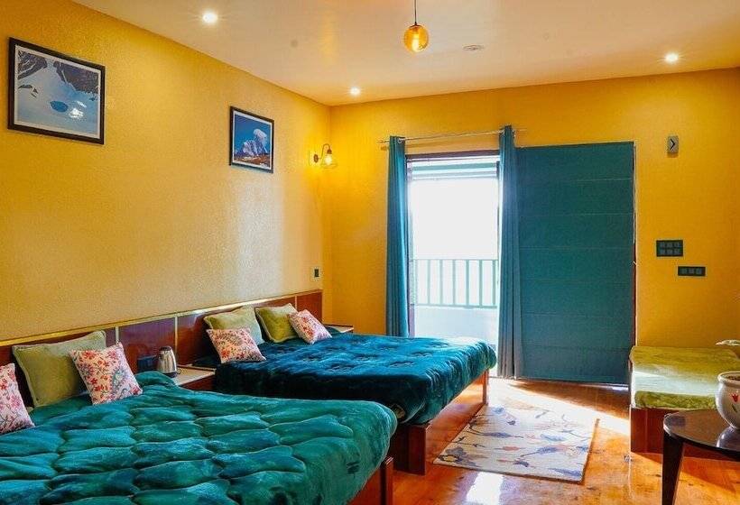 בית מלון כפרי The Himalayan Deodar