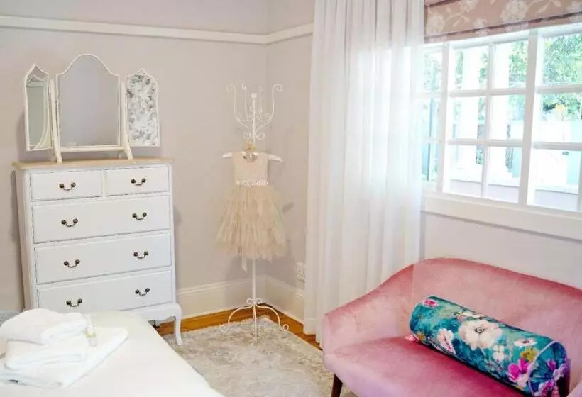 ペンション The Sweet Rose