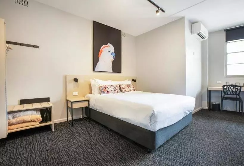 הוסטל Nightcap At The Charles