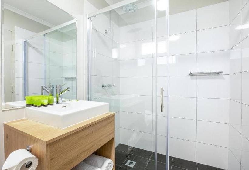 הוסטל Nightcap At The Charles