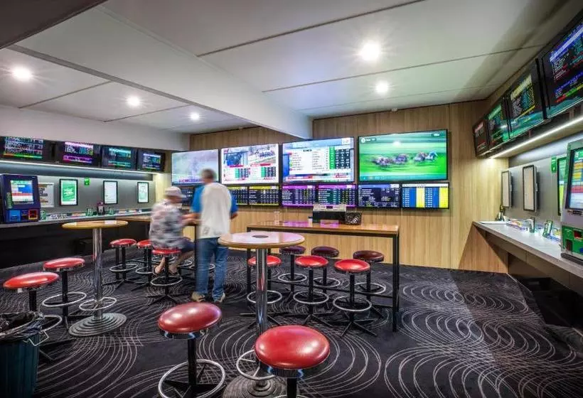 הוסטל Nightcap At The Charles