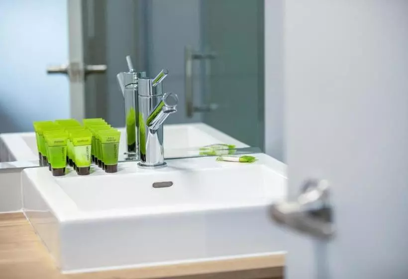 הוסטל Nightcap At The Charles