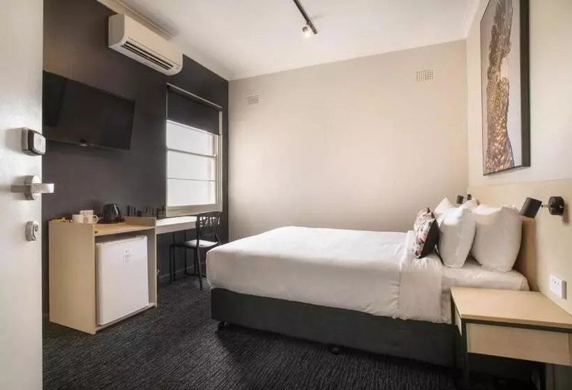 הוסטל Nightcap At The Charles