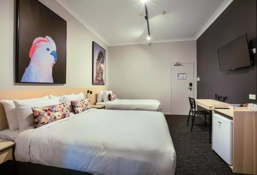 הוסטל Nightcap At The Charles