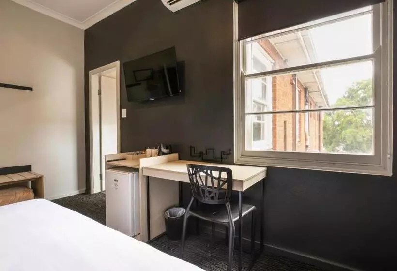 הוסטל Nightcap At The Charles