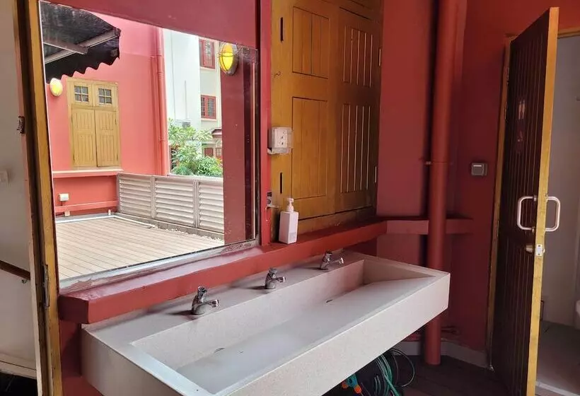 هاستل Wink At Upper Cross Street