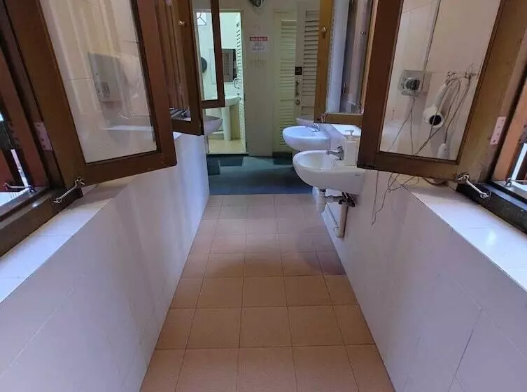 هاستل Wink At Upper Cross Street