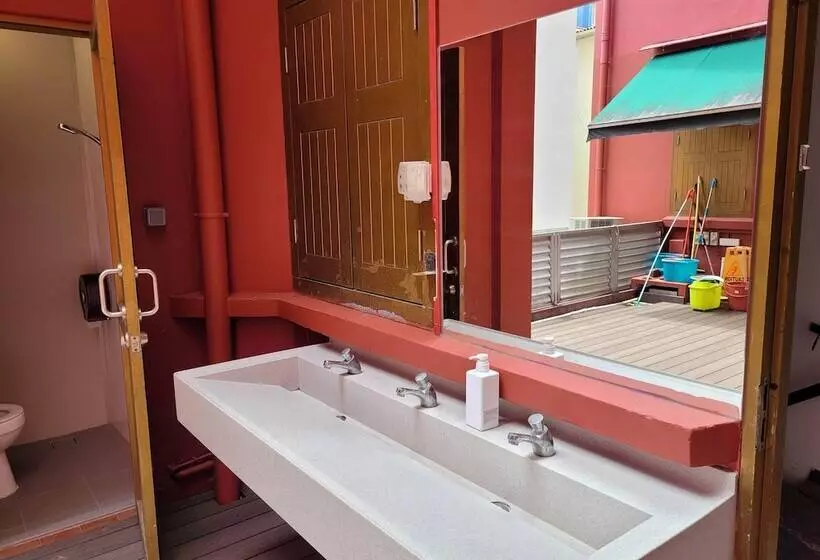 هاستل Wink At Upper Cross Street