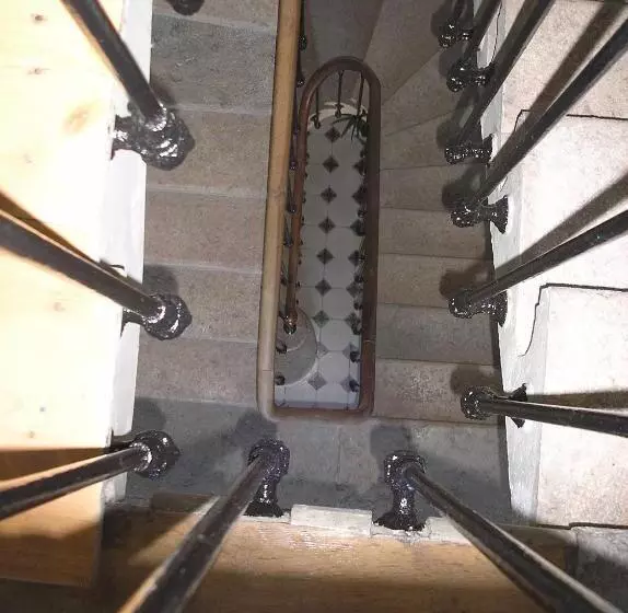 تختخواب و صبحانه La Saudade