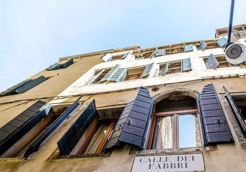 تختخواب و صبحانه Residenza La Campana