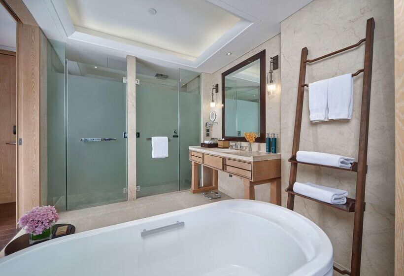 Hilton Dali Resort & Spa