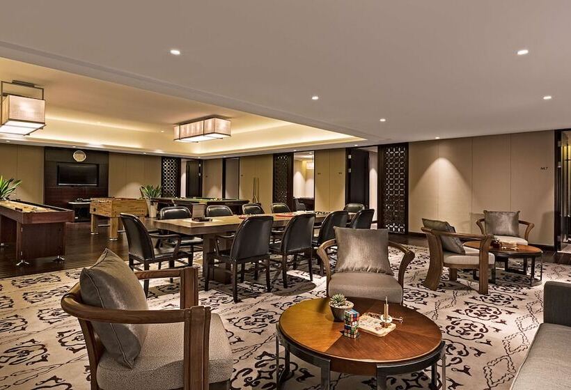 Hilton Dali Resort & Spa