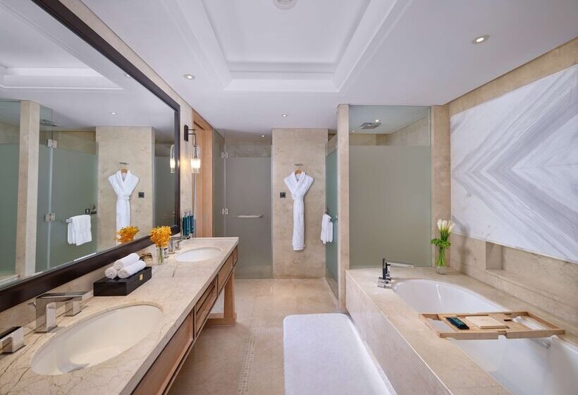 Hilton Dali Resort & Spa