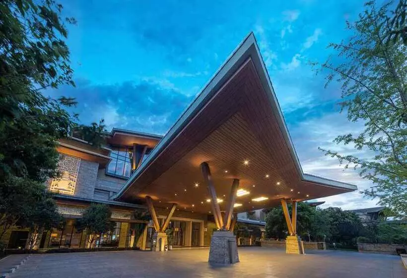 Hilton Dali Resort & Spa