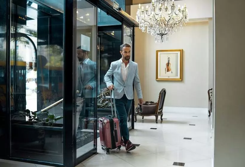 هتل Amerian Executive Cordoba