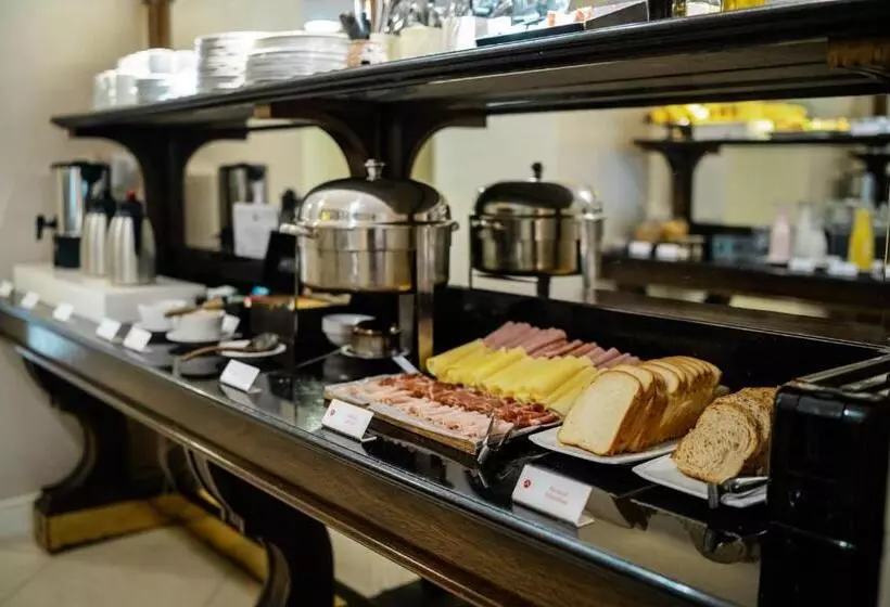 هتل Amerian Executive Cordoba