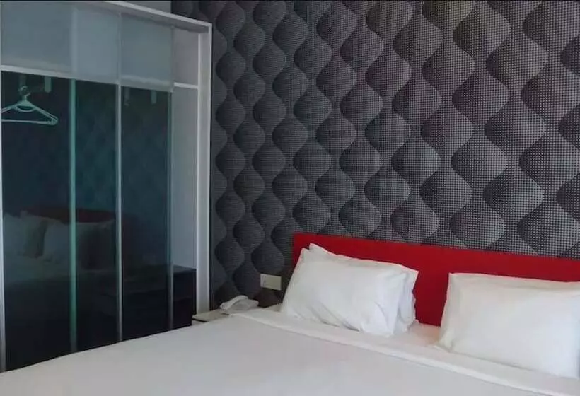 Hotel Cenang Plaza Beach