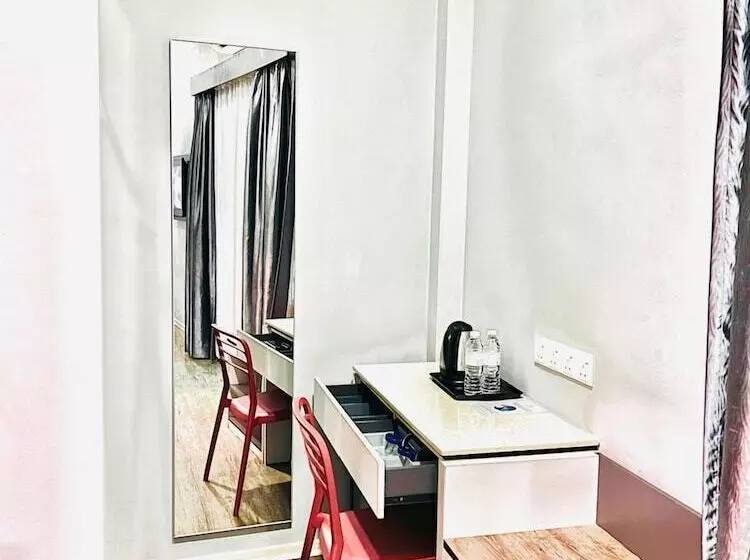 Hotel Cenang Plaza Beach