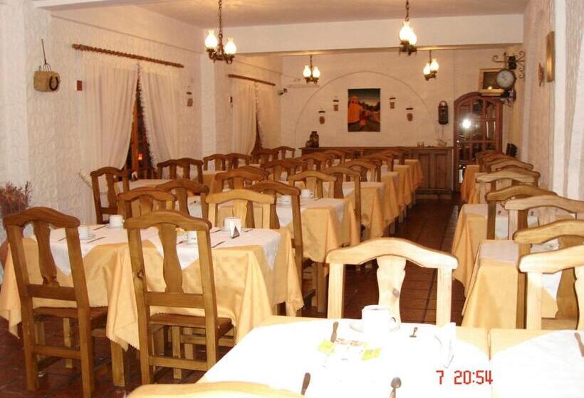 בית מלון כפרי Colonial