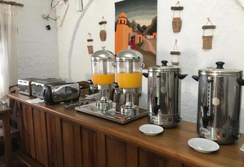 בית מלון כפרי Colonial