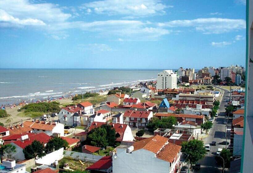 בית מלון כפרי Colonial