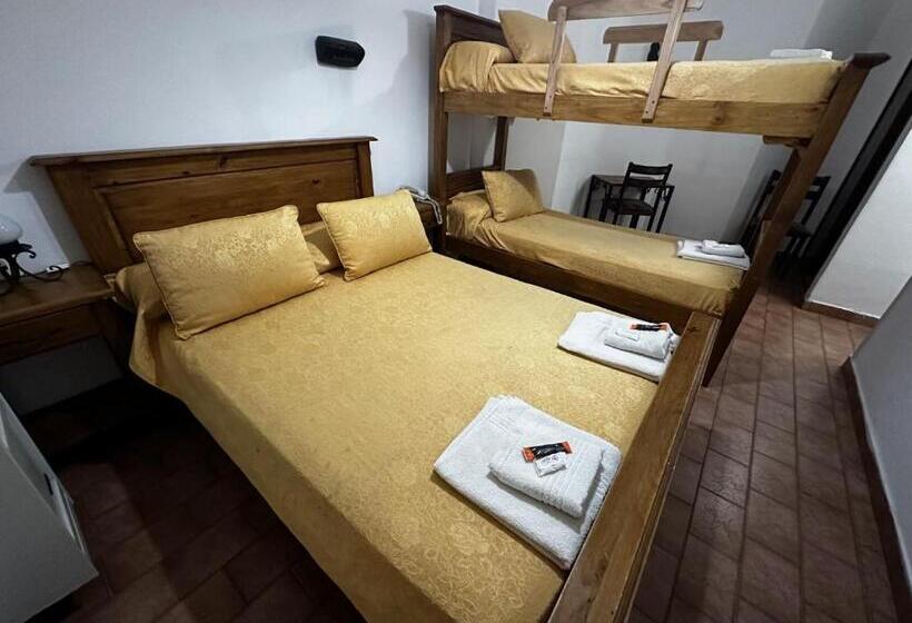 בית מלון כפרי Colonial