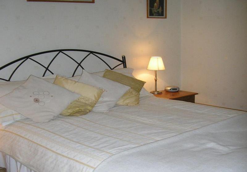 בית מלון כפרי Cross Haven Guest House