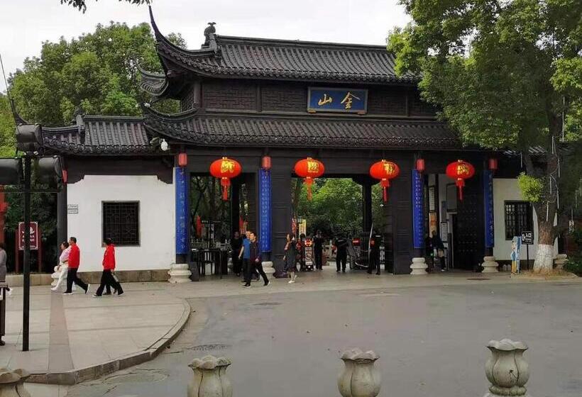 Отель Jinjiang Inn Select Zhenjiang Xijingdu Daxi Road