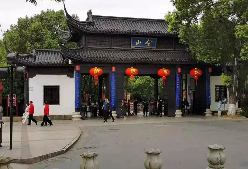 Отель Jinjiang Inn Select Zhenjiang Xijingdu Daxi Road