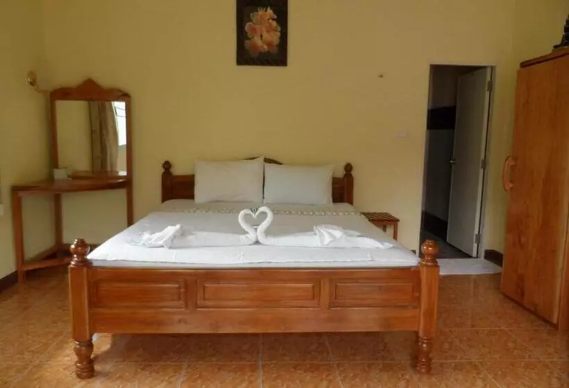 فندق Khao Lak Summer House Resort