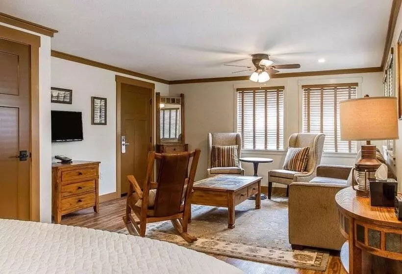 Sierra Sky Ranch, Ascend Hotel Collection