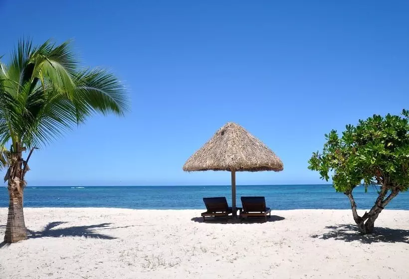 בית מלון כפרי Viwa Island Resort