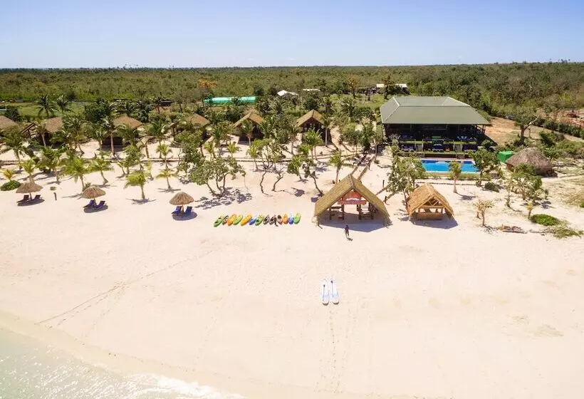בית מלון כפרי Viwa Island Resort