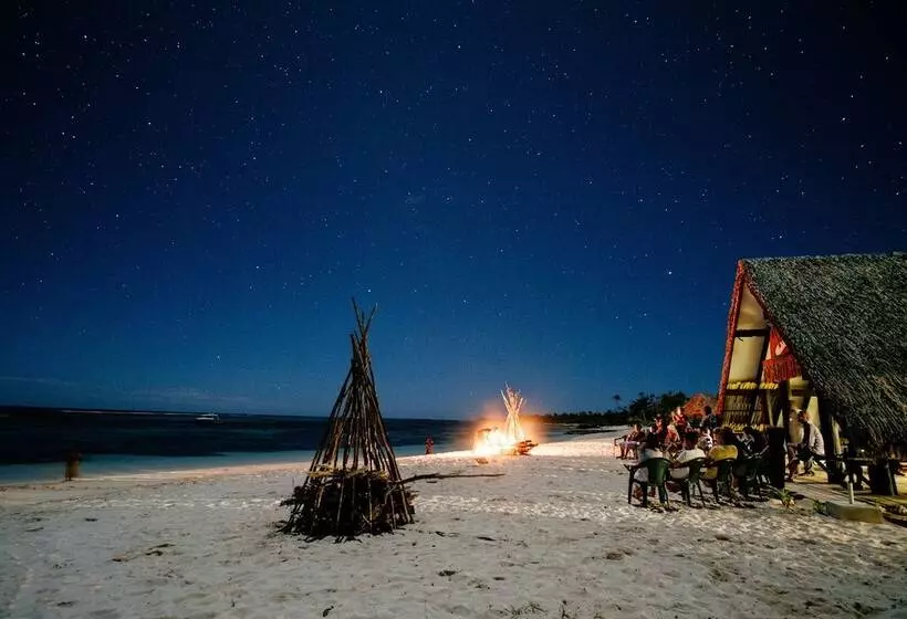 בית מלון כפרי Viwa Island Resort