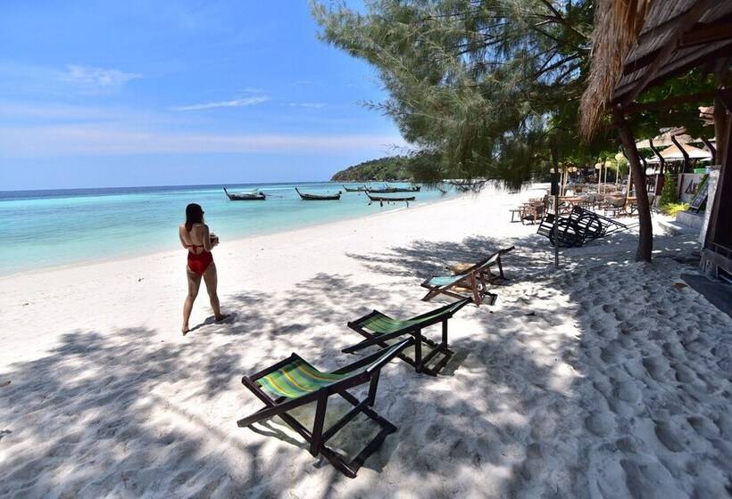 פנסיון Green View Beach Resort