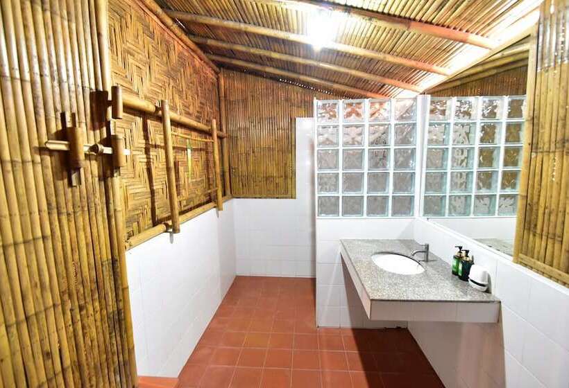 פנסיון Green View Beach Resort