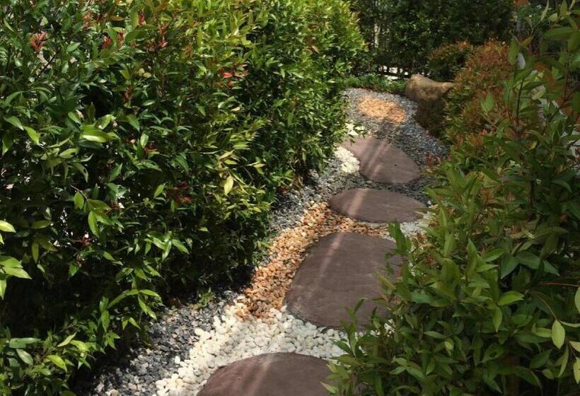 פנסיון Green View Beach Resort