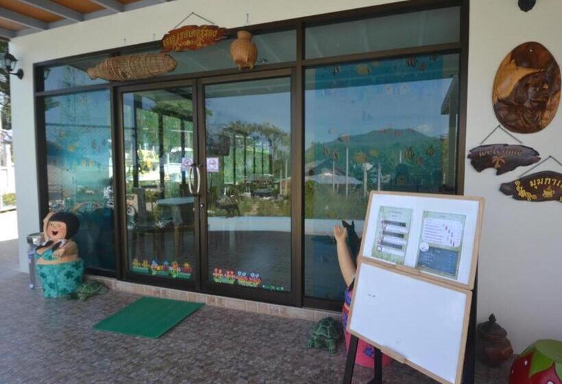 פנסיון Green View Beach Resort