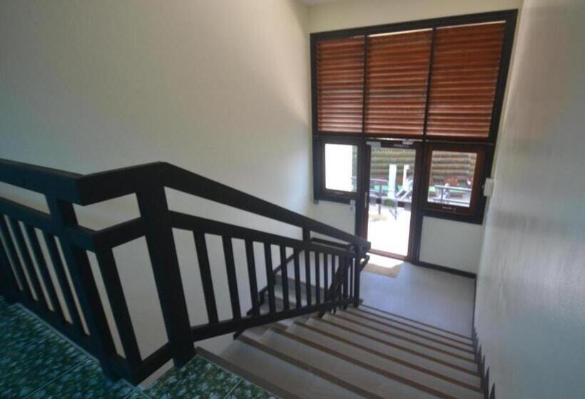 פנסיון Green View Beach Resort