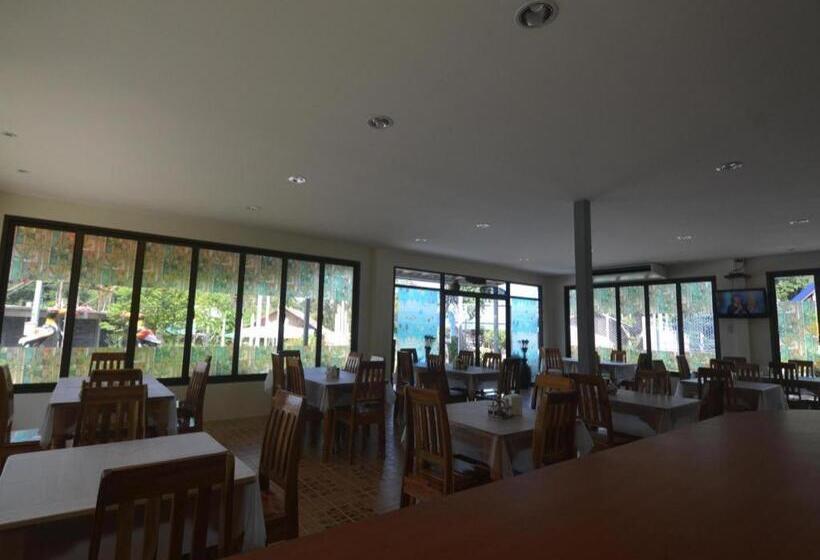 פנסיון Green View Beach Resort