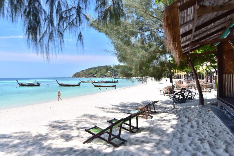 פנסיון Green View Beach Resort