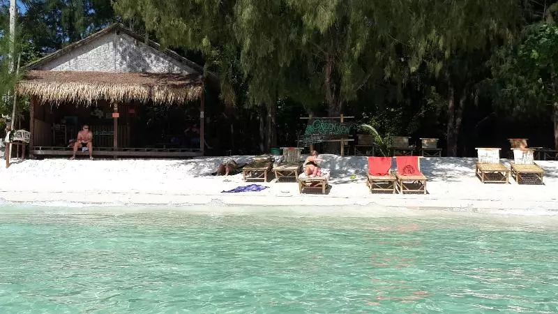 ペンション Green View Beach Resort