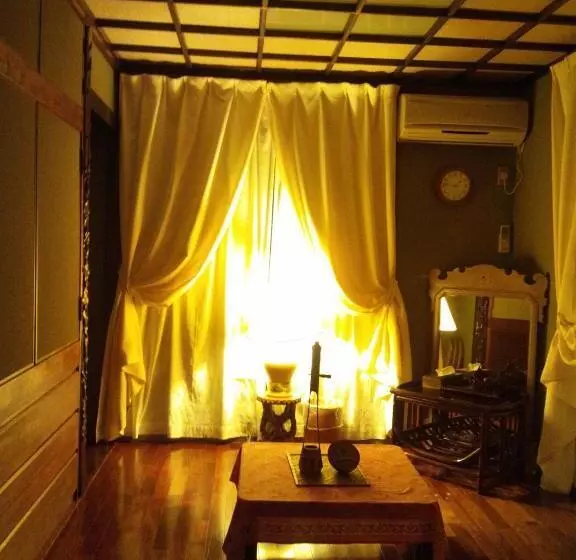 Пансион Milk Ya Women Only Guest House