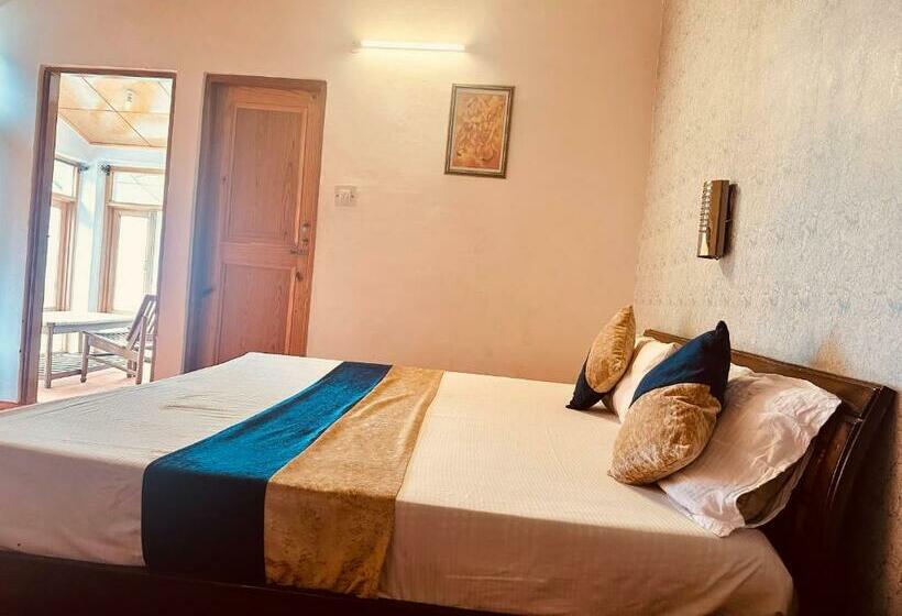 Alpine   A Boutique Hotel , Manali