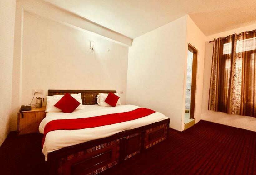 Alpine   A Boutique Hotel , Manali