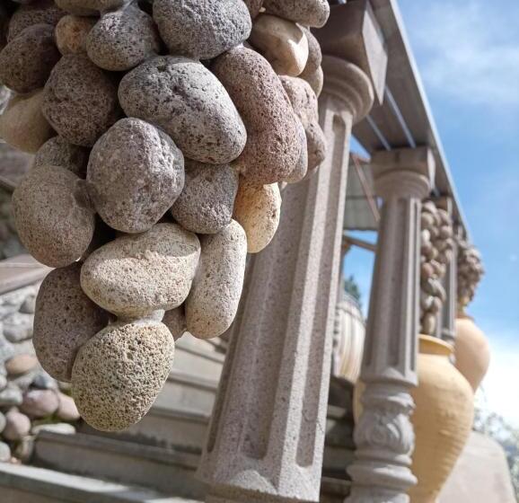 تختخواب و صبحانه Luiza Guest House