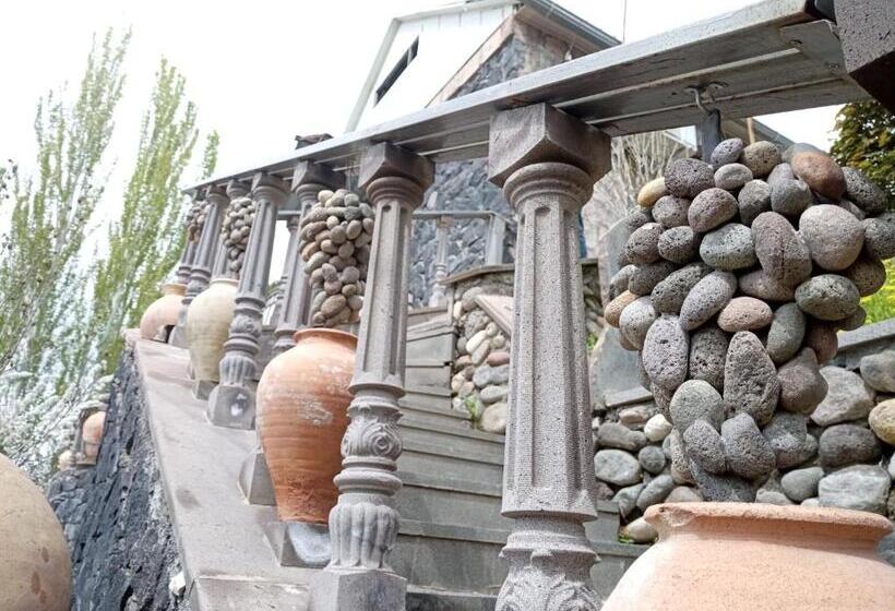 تختخواب و صبحانه Luiza Guest House