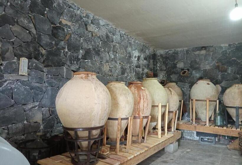 تختخواب و صبحانه Luiza Guest House