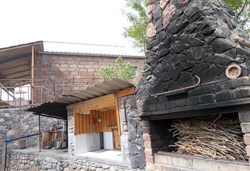 تختخواب و صبحانه Luiza Guest House