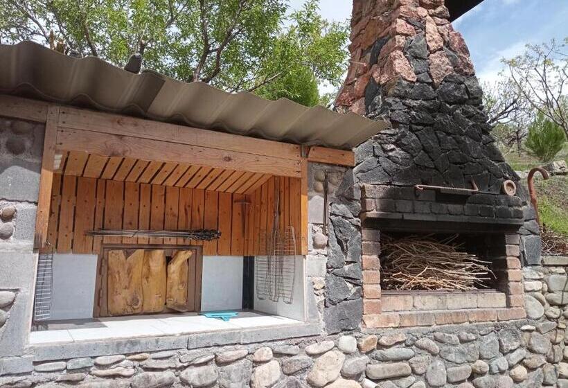 تختخواب و صبحانه Luiza Guest House